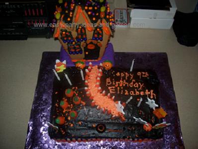 Halloween Birthday Cakes on Halloween Cake  Halloween Party Cake  Haunted House Cake  Halloween