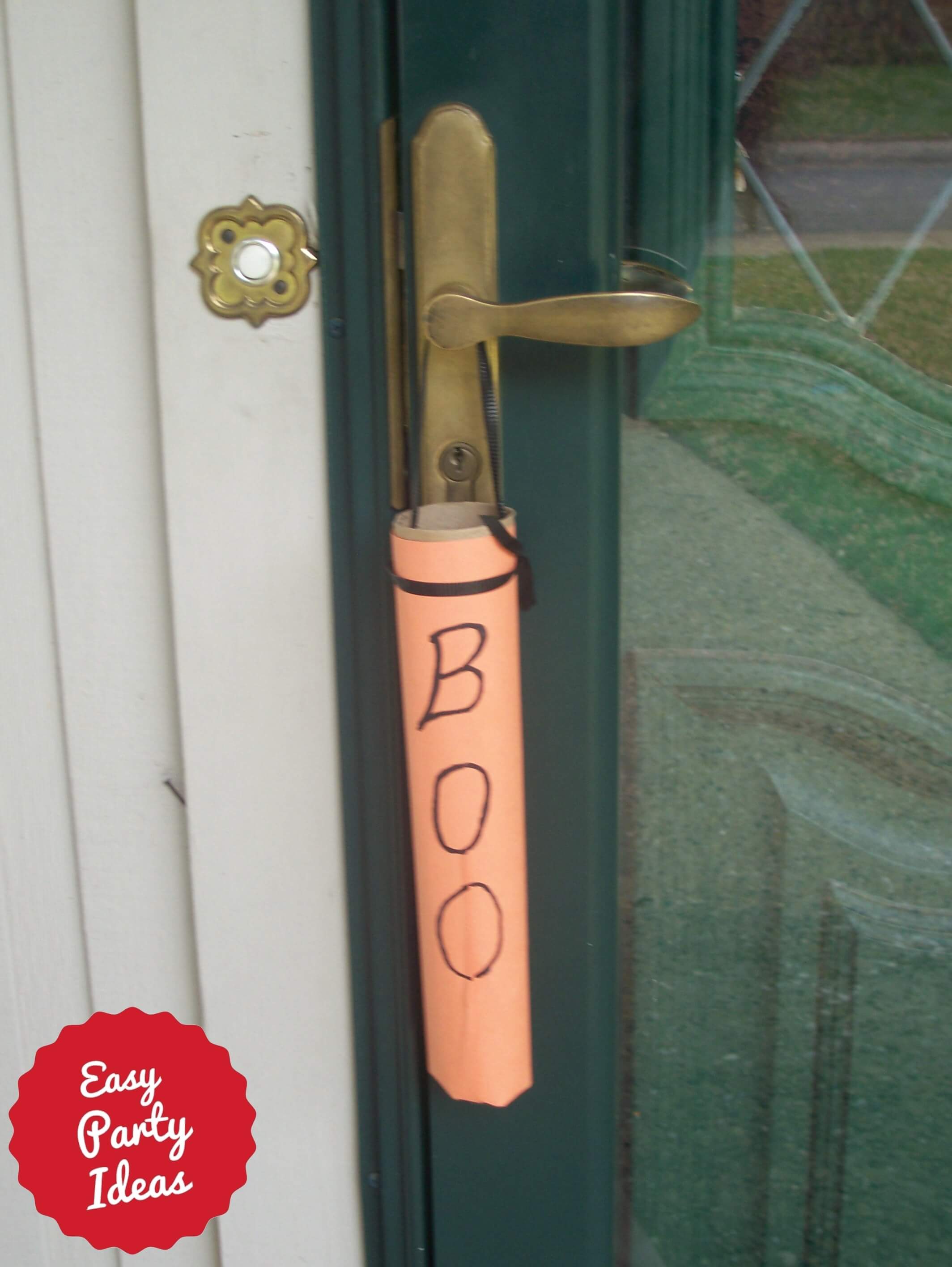 Boo Invitation on Door