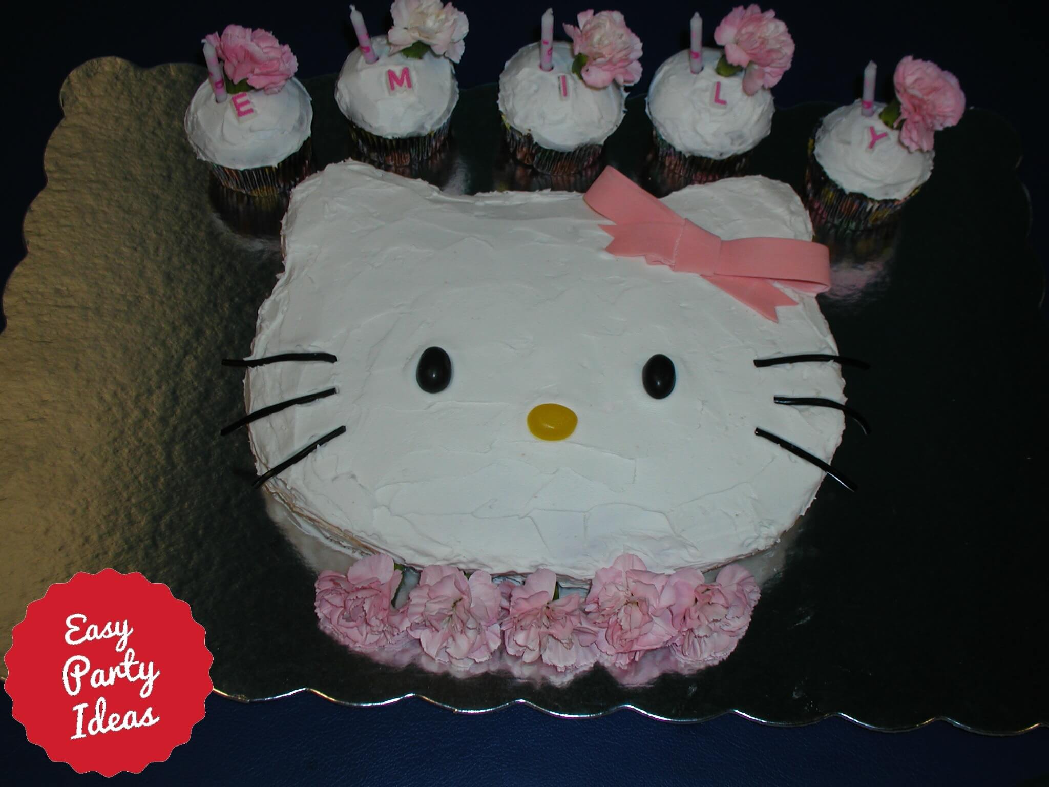 Hello Kitty Cake