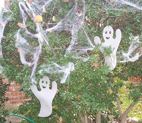 Halloween Ghost Outdoor Decorations in Trees