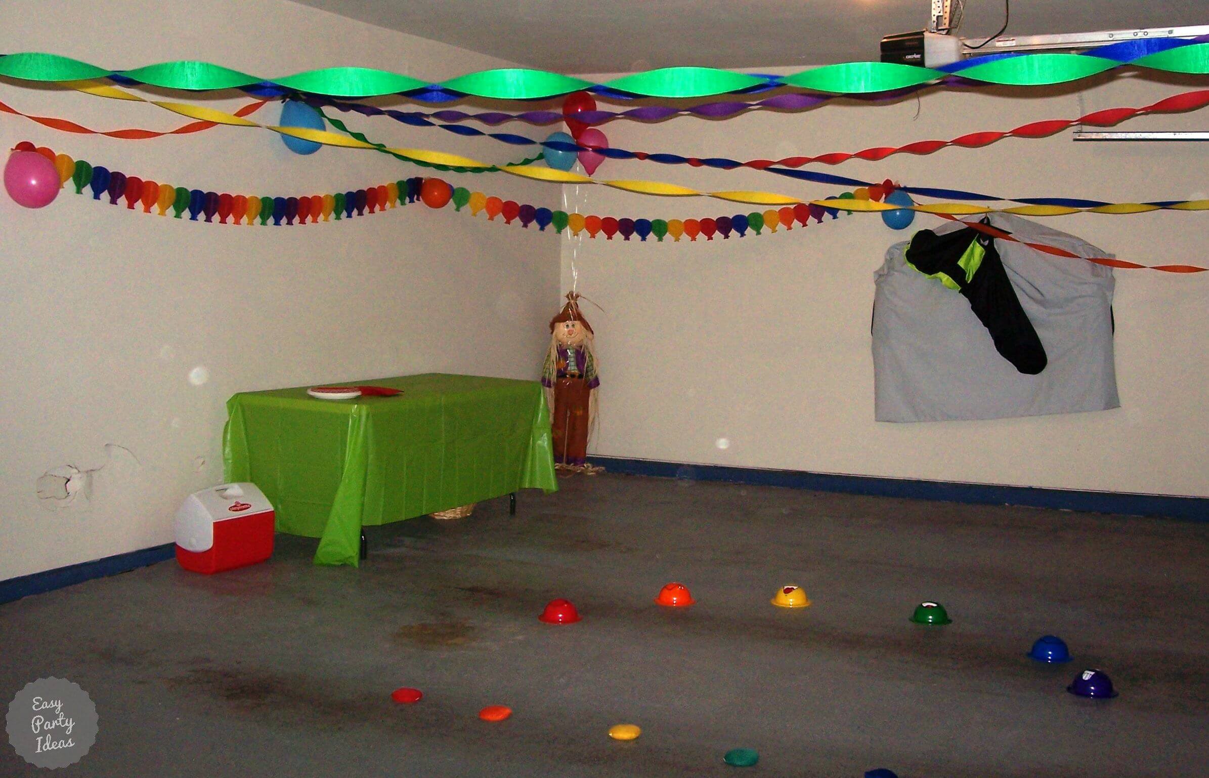 Garage decorated for a Wizard of Oz Party